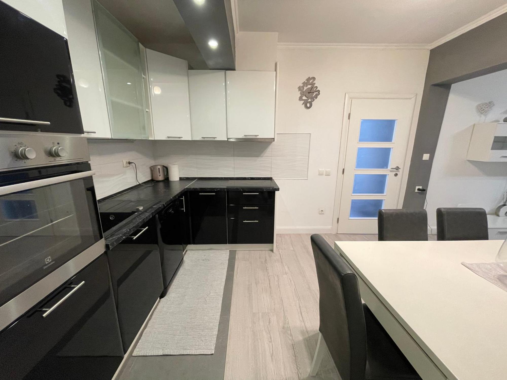 Primus Strbic Apartment *