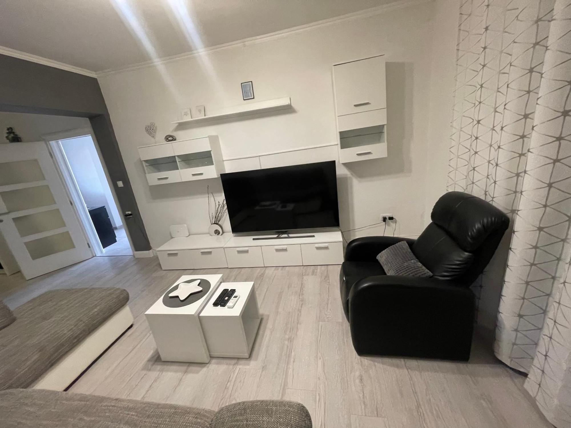 Primus Strbic Apartment *